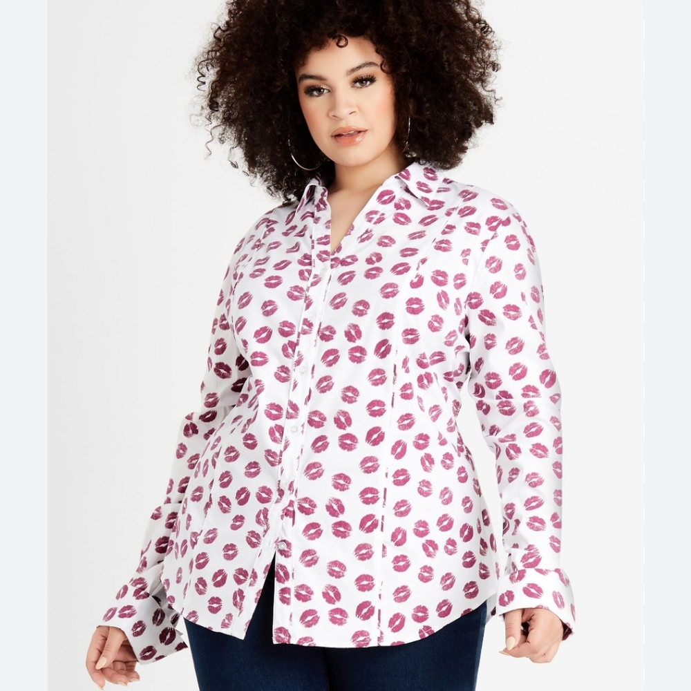 Ashley Stewart Lips Print button up Top Size 18 Pre Owned